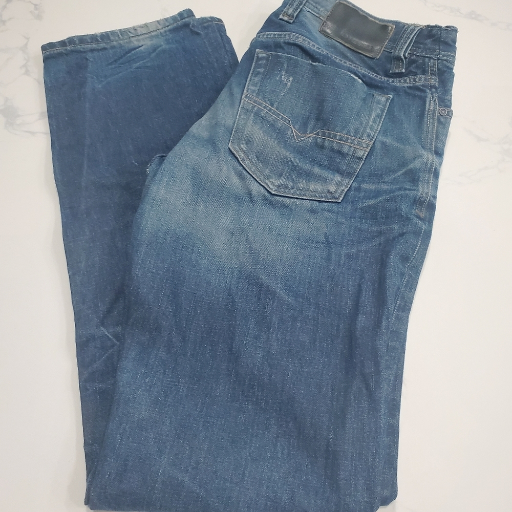 Diesel Viker regular straight jeans 0880N with leather patch distressed